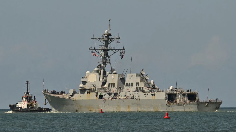 Iran : un média fait état de missiles tirés contre une frégate américaine dans le détroit d'Ormuz