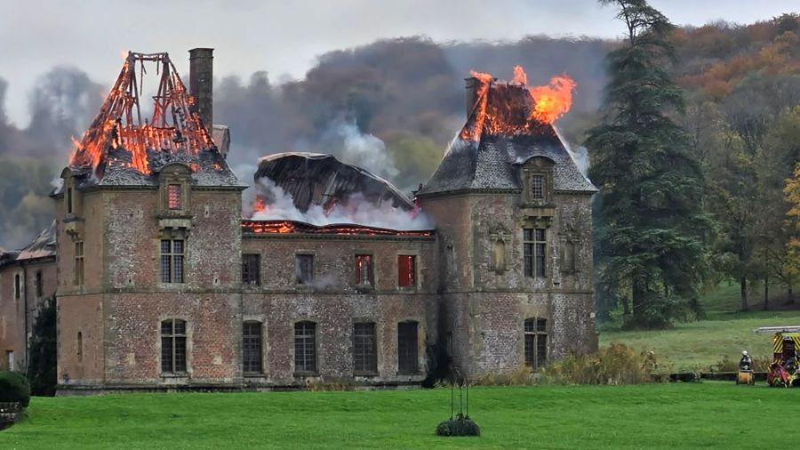 Incendie dévastateur à la chartreuse du Mont-Dieu classée, le «Notre-Dame des Ardennes»