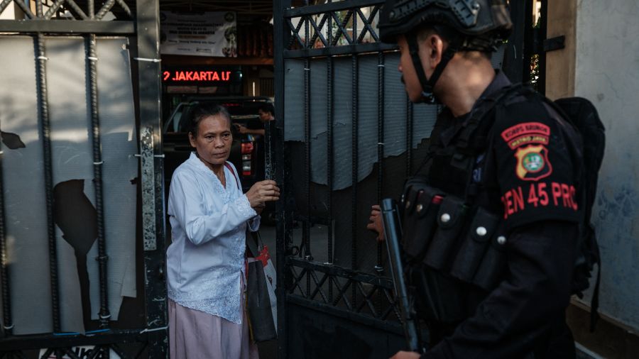Indonésie : deux explosions font plus de 50 blessés dans un lycée de Jakarta