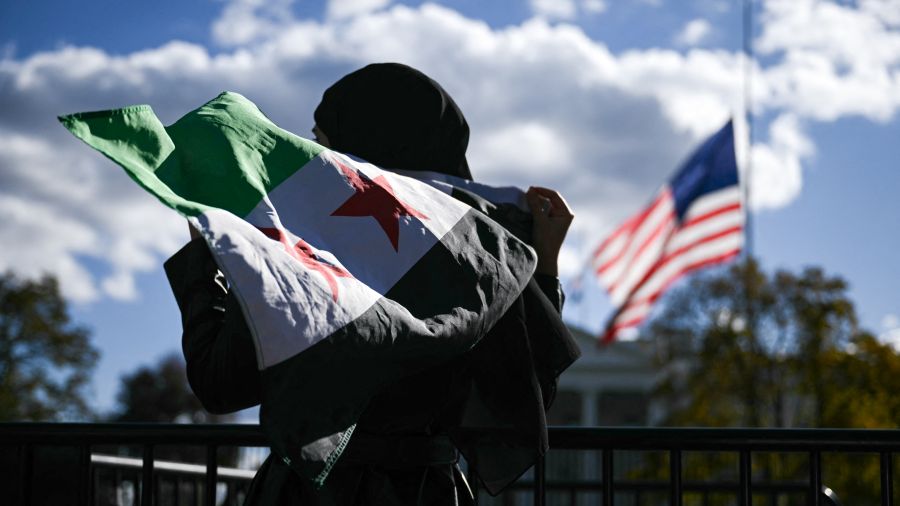 Pour de nombreux Syriens, la visite de Chareh à Washington marque «un nouveau départ»