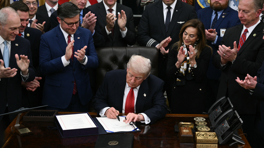Trump signe la fin de la plus longue paralysie budgétaire aux États-Unis
