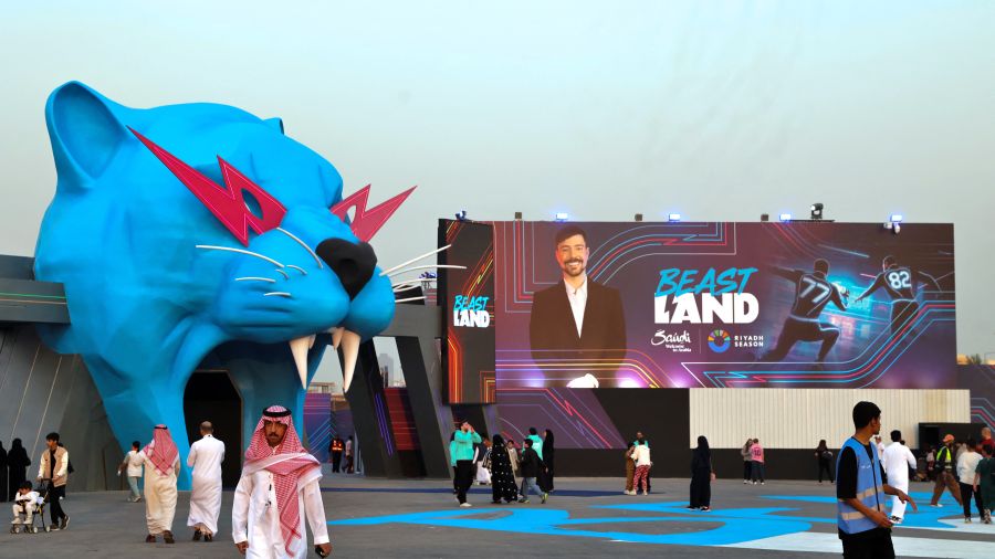 La superstar de YouTube MrBeast ouvre un parc d'attraction éphémère en Arabie saoudite