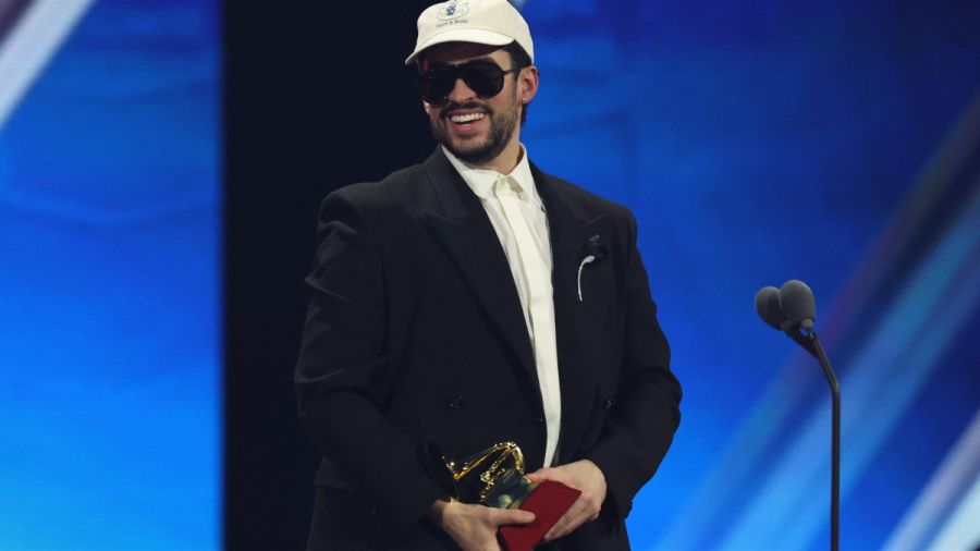 Bad Bunny triomphe aux Grammy Latino avec cinq récompenses