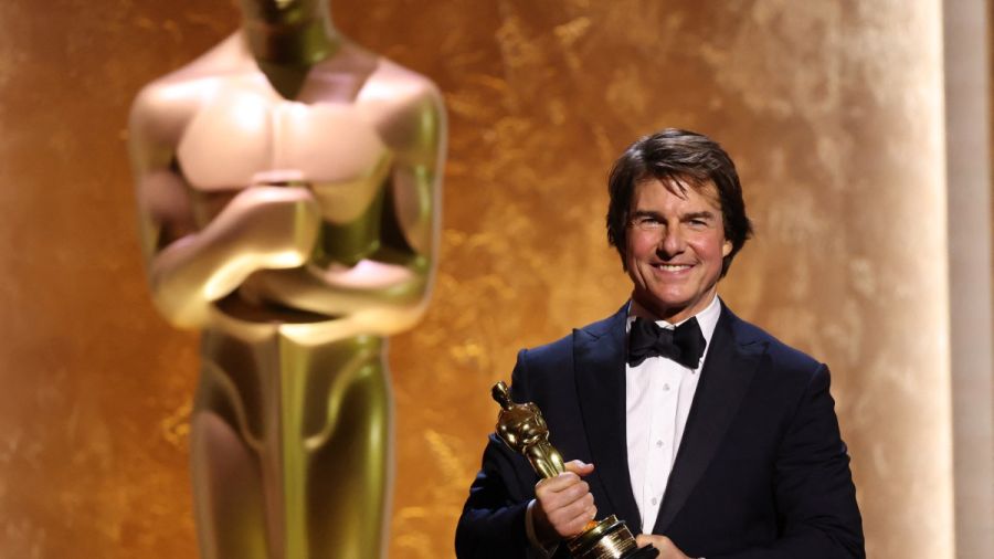 Tom Cruise célèbre une carrière couronnée d’un Oscar honorifique