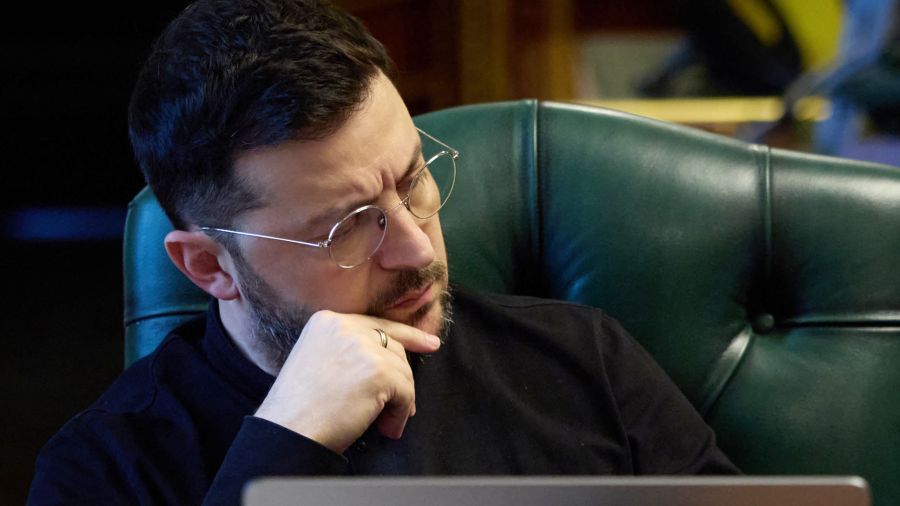 Ukraine: Zelensky rencontre le pape et prépare ses propositions