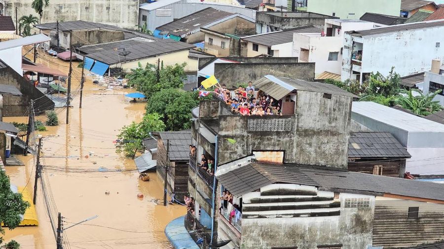 Plus de 1.000 morts en Asie après des inondations dévastatrices