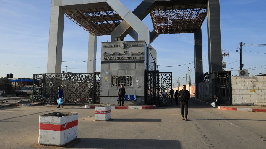 Israël annonce la prochaine sortie d'habitants de Gaza par l'Égypte, Le Caire dément
