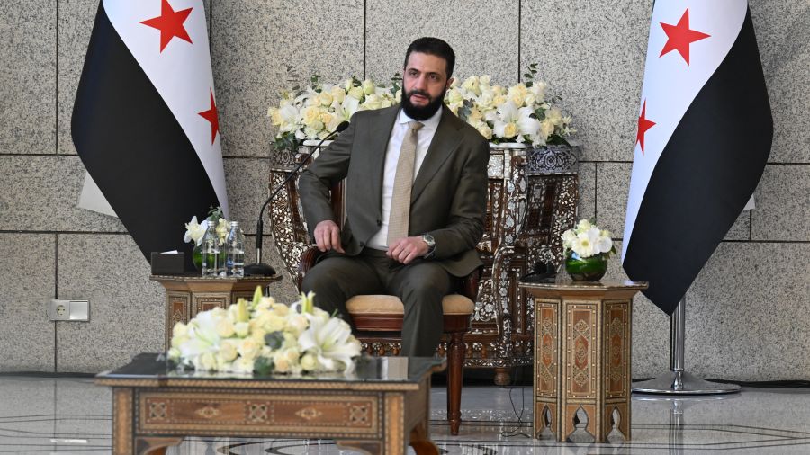 Le président Chareh dit que l'insistance d'Israël à démilitariser le sud de la Syrie la met en danger