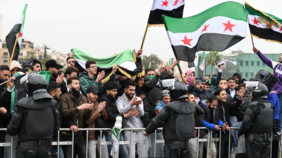 Syrie: Chareh lance un appel à l'unité un an après la chute d'Assad