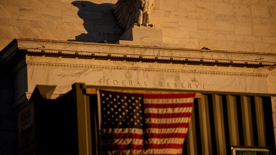 Fed: les taux restent gelés mais un tour de vis n'est pas exclu à l'avenir