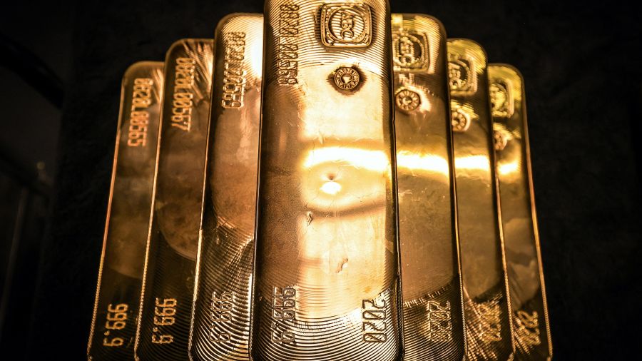Le dollar glisse et l'or monte face à l'incertitude douanière