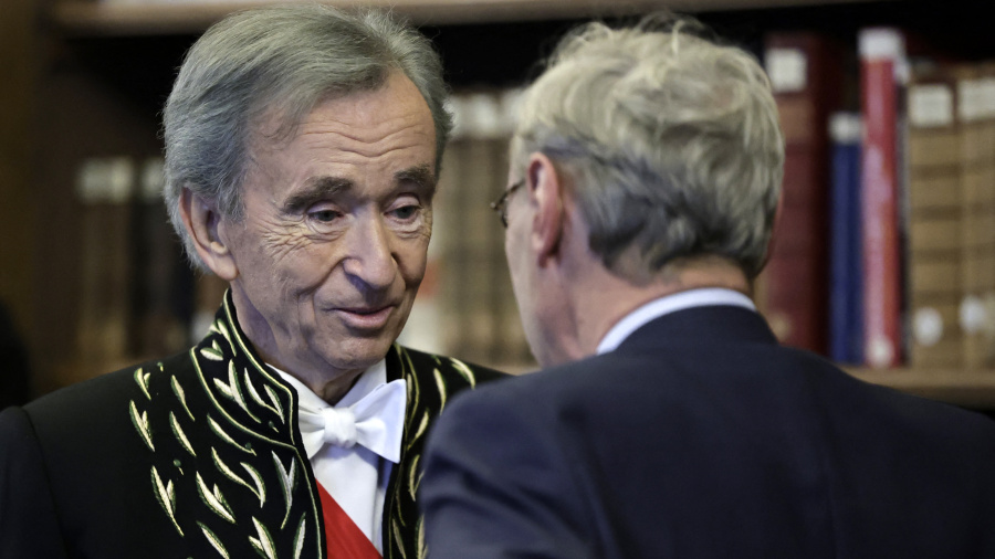 Bernard Arnault fait son entrée à l’Académie des sciences morales et politiques