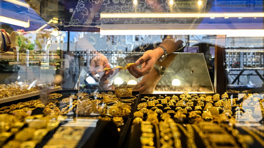 Nouveaux records pour l'or et l'argent, propulsés par le risque