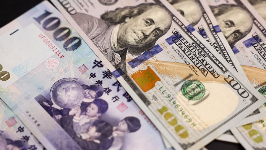 Le dollar progresse dans l'attente d'un accord au Moyen-Orient