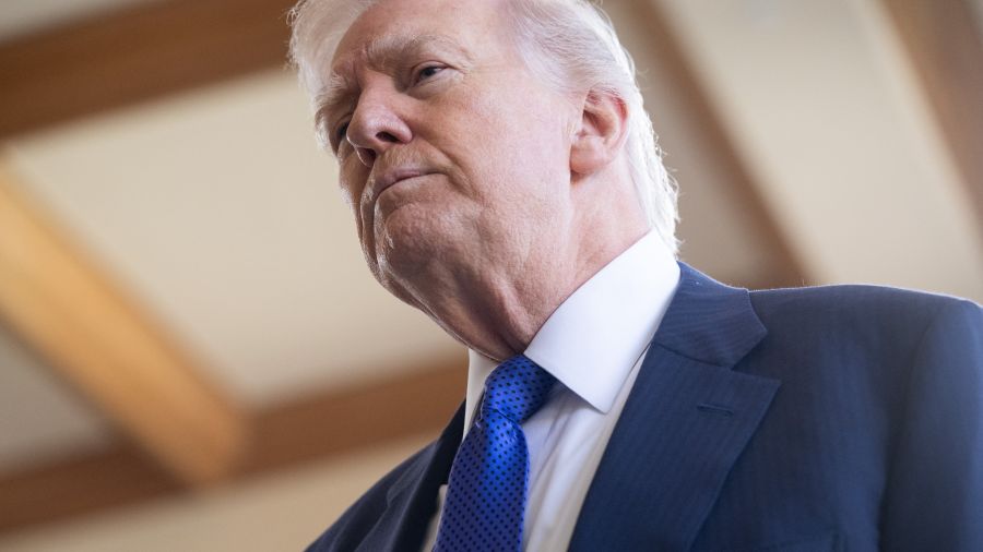 Donald Trump menace de poursuites l'animateur des Grammy Awards