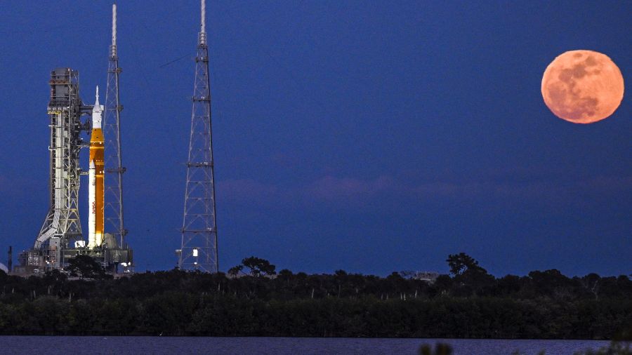 SpaceX change de cap et mise désormais sur la Lune avant Mars