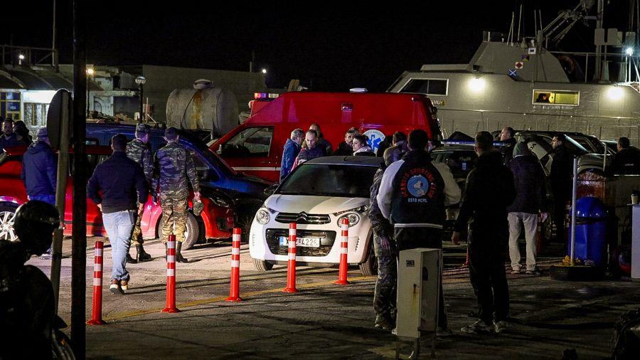Grèce: Au moins 15 migrants tués dans la collision de leur embarcation avec un bateau des gardes-côtes