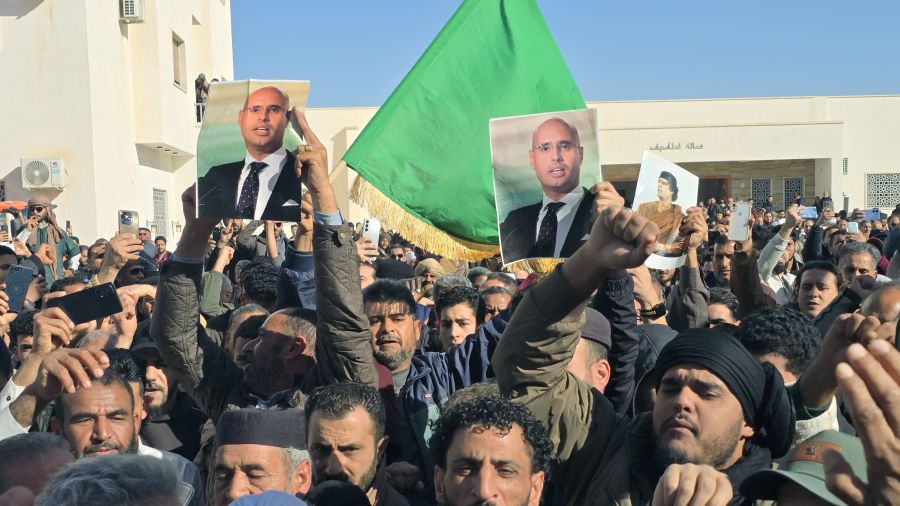 Libye: Seif al-Islam Kadhafi inhumé en présence de milliers de partisans