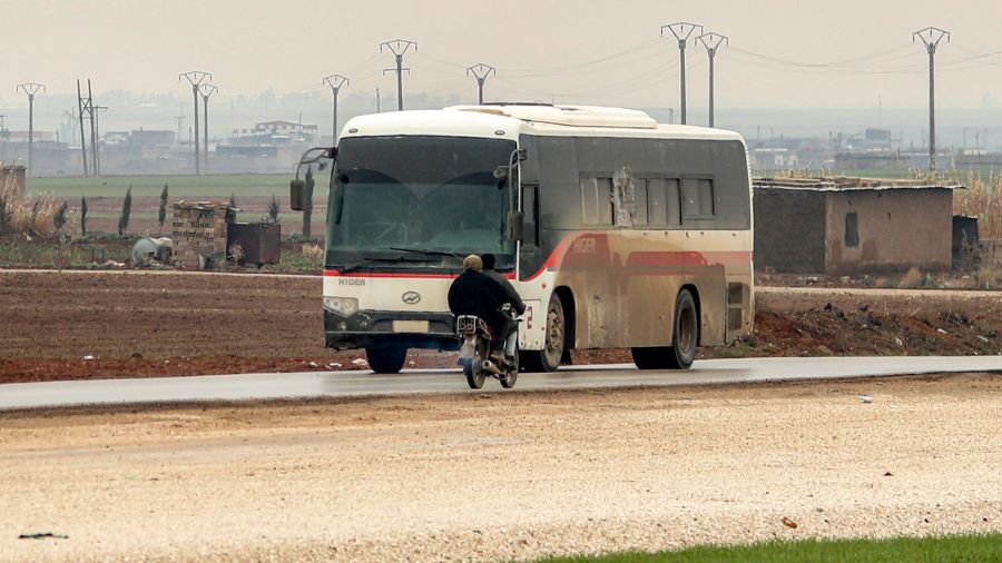 Irak: des centaines d'étrangers parmi les détenus de l'EI transférés de Syrie