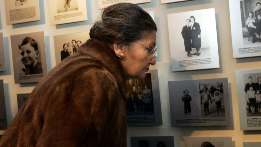 À Paris, une exposition dévoile l’intimité familiale de Simone Veil