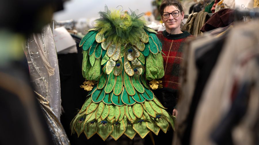 Des robes d’opéra aux créations fantaisistes: une vente exceptionnelle au Grand-Théâtre de Genève