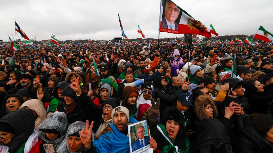 Frappes sur l'Iran: la diaspora attentive et pleine d'espoir