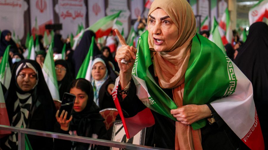 Iran: hommages aux victimes de la répression et slogans contre le pouvoir dans plusieurs villes