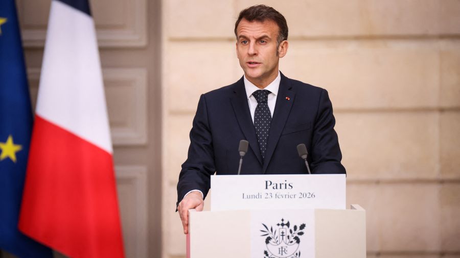 Ukraine: Macron appelle l'UE à «avancer» pour adopter les nouvelles sanctions contre la Russie