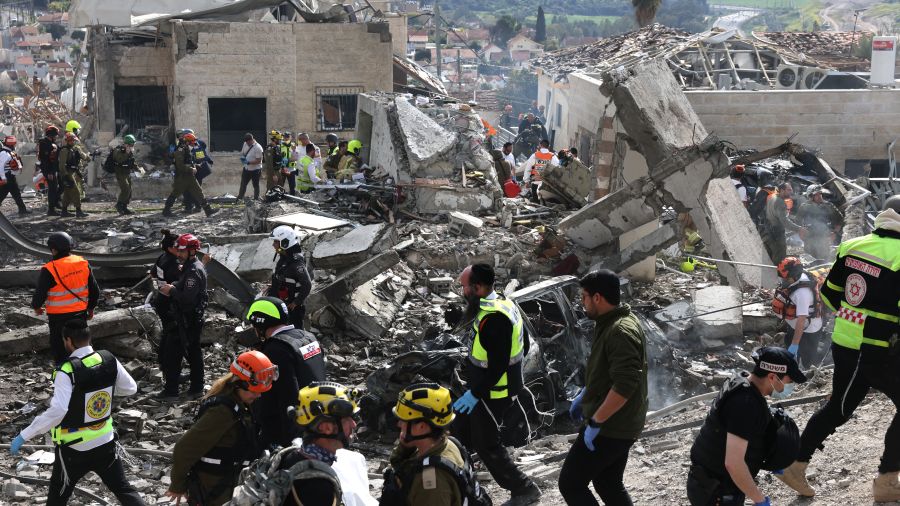 Frappe de missile iranien sur le centre d'Israël: neuf morts selon les secours