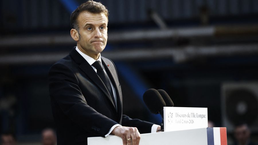 Macron a parlé à Trump et l'Iranien Pezeshkian avant de se rendre à Chypre