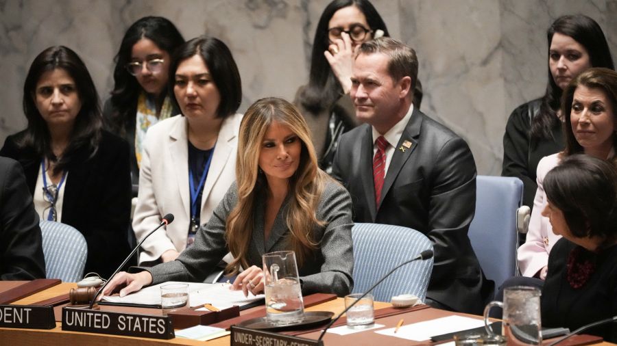 «Merci madame la présidente»: première à l'ONU, Melania Trump préside un Conseil de sécurité