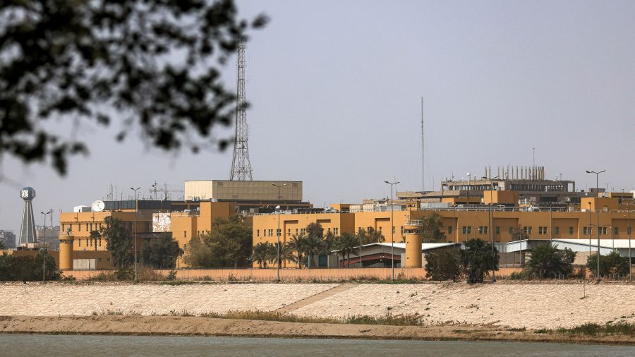 Irak: une base militaire visée par des tirs de roquettes à Bagdad