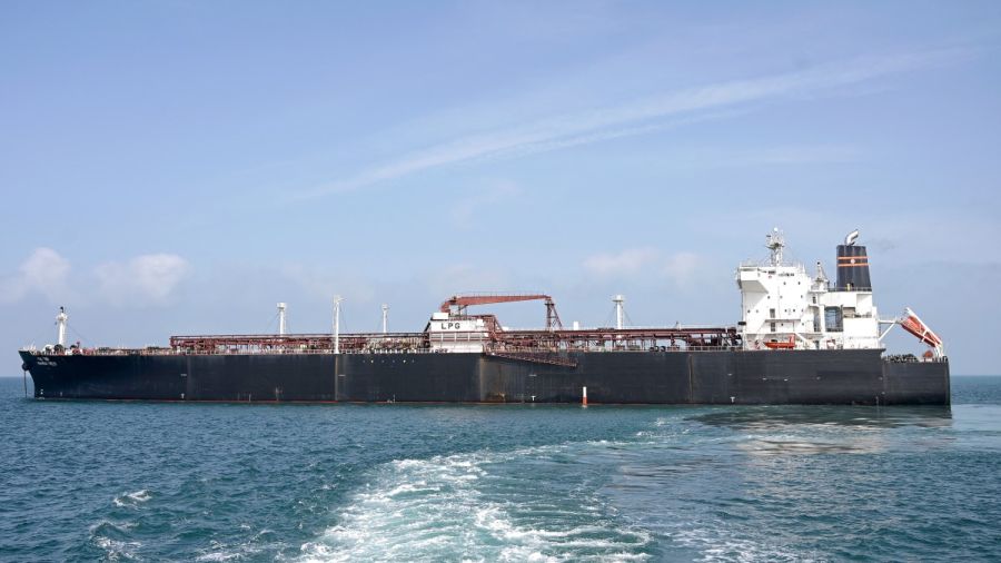 Des frappes américaines et israéliennes touchent un port iranien proche du détroit d'Ormuz