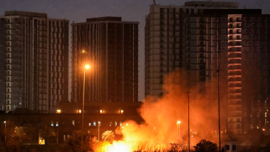 Irak: explosions entendues à Bagdad, attaque contre l'ambassade américaine 