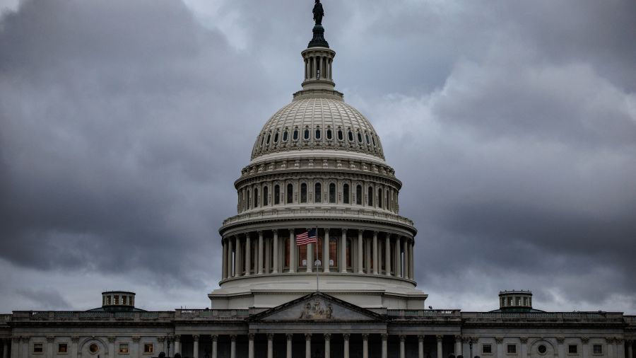 États-Unis–Iran: le Congrès approuve un texte ordonnant la fin de la guerre contre l'Iran