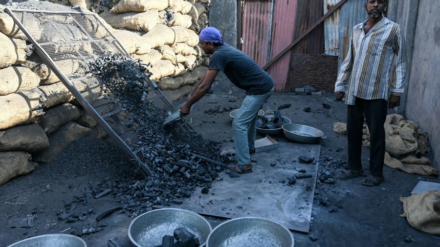 Naphta, hélium, aluminium... La guerre au Moyen-Orient fragilise de nombreuses productions industrielles