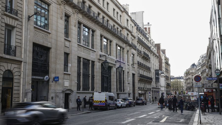 Attentat déjoué contre Bank of America à Paris: deux gardes à vue de plus, cinq au total
