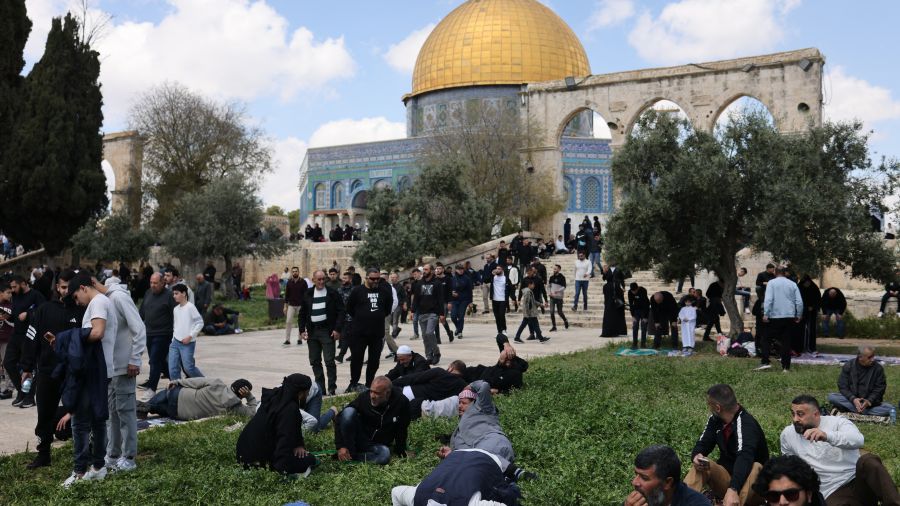 Prière du vendredi à Jérusalem: plus de 100.000 fidèles sur l’esplanade des Mosquées