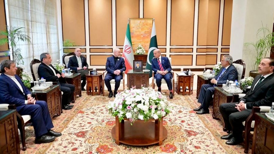 Iran: le ministre des Affaires étrangères s'entretient avec le chef de l'armée pakistanaise