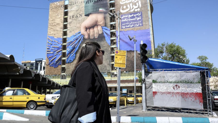 Iran: la menace des sanctions divise
