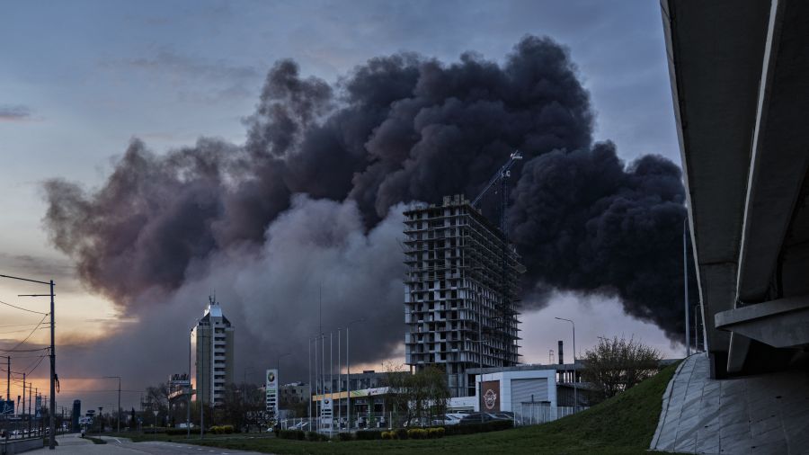 Frappes russes nocturnes en Ukraine, au moins 19 morts
