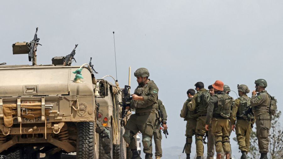 L'armée israélienne dit avoir arrêté au Liban un membre du Hezbollah