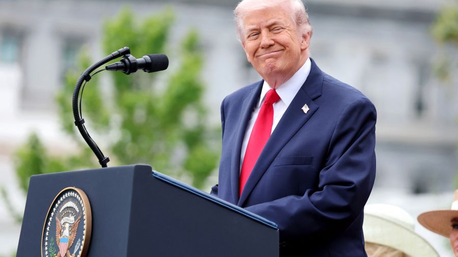 Iran: Trump a évoqué un blocus de «plusieurs mois» avec des patrons du secteur pétrolier 
