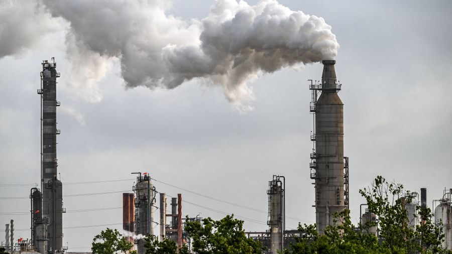 Iran: Washington évoque un long blocus, le pétrole à 125 dollars
