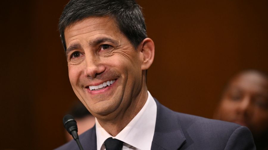 États-Unis: le Sénat valide la nomination de Kevin Warsh à la tête de la Fed