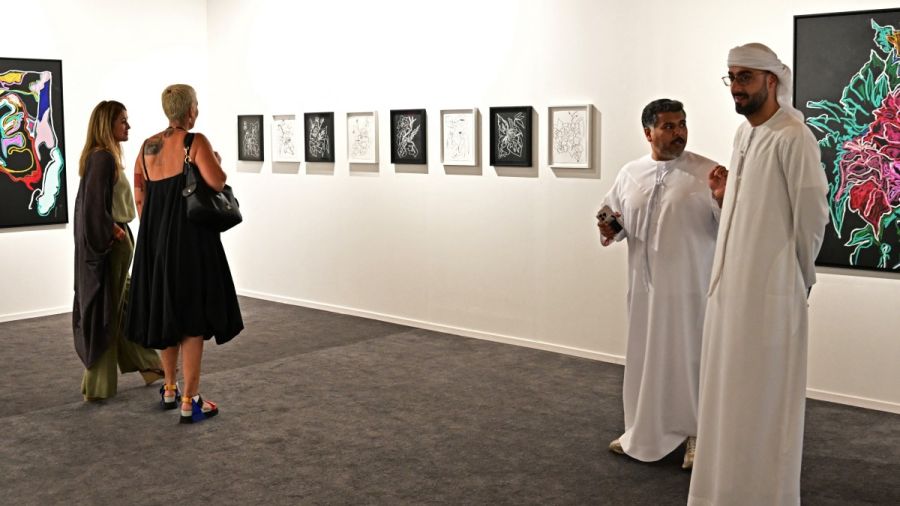 Dubaï tient sa foire d'art malgré la guerre