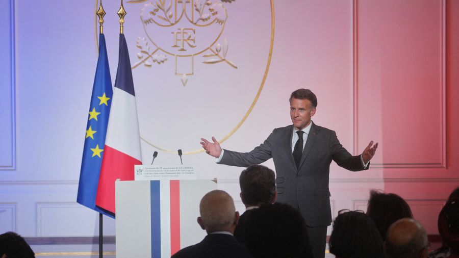 Macron va annoncer 1,55 milliard d'euros de plus pour le quantique et les semi-conducteurs