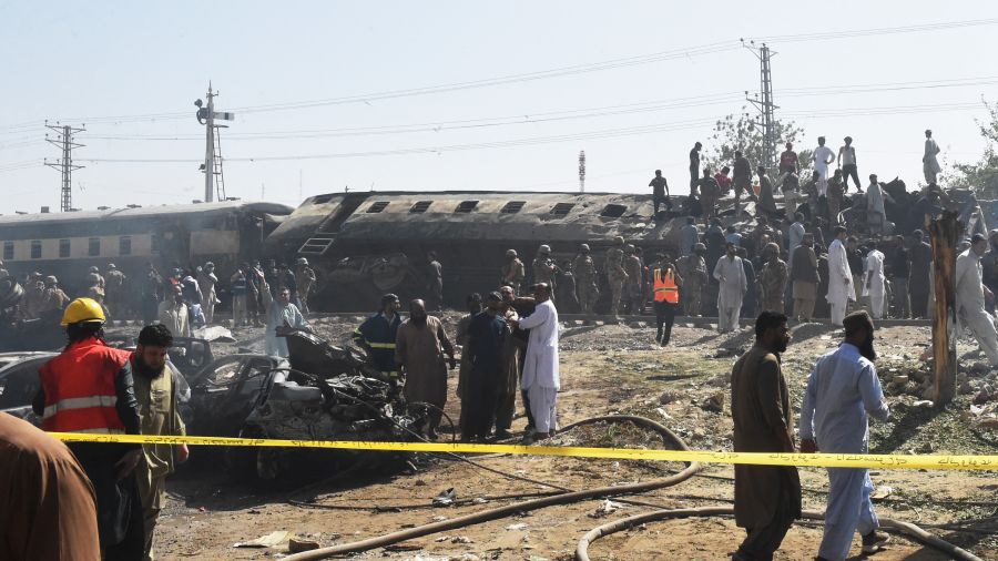 Pakistan: un attentat à la voiture piégée fait au moins 24 morts dans un train militaire