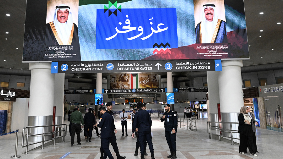 L'aéroport du Koweït touché par des attaques attribuées à l'Iran, le trafic suspendu