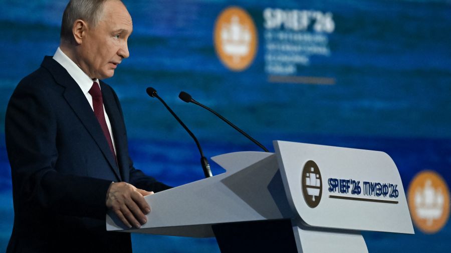 Au «Davos russe», Poutine minimise les difficultés économiques de son pays